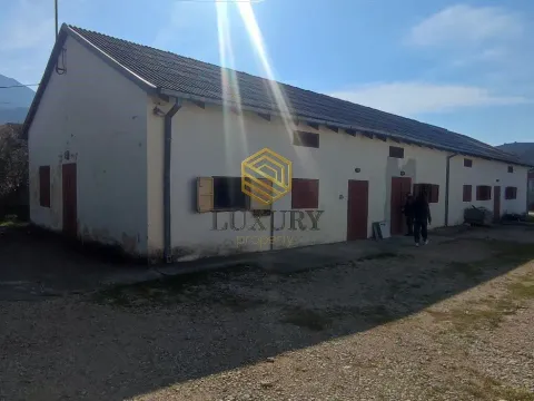 Rent, office space, 300m², Centar, Bar - image 1