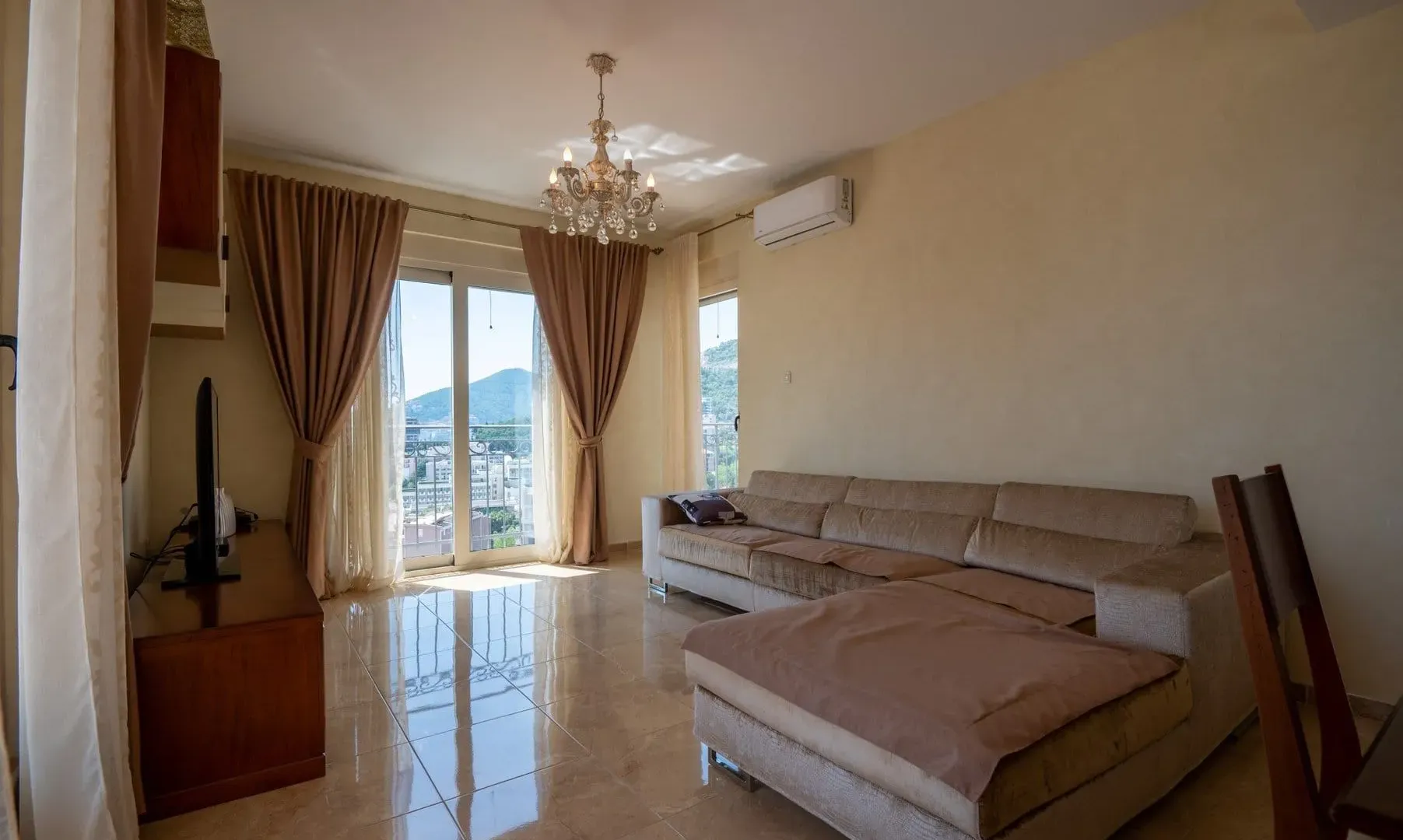 Sale, two bedroom apartment, 265m², Bečići, Budva