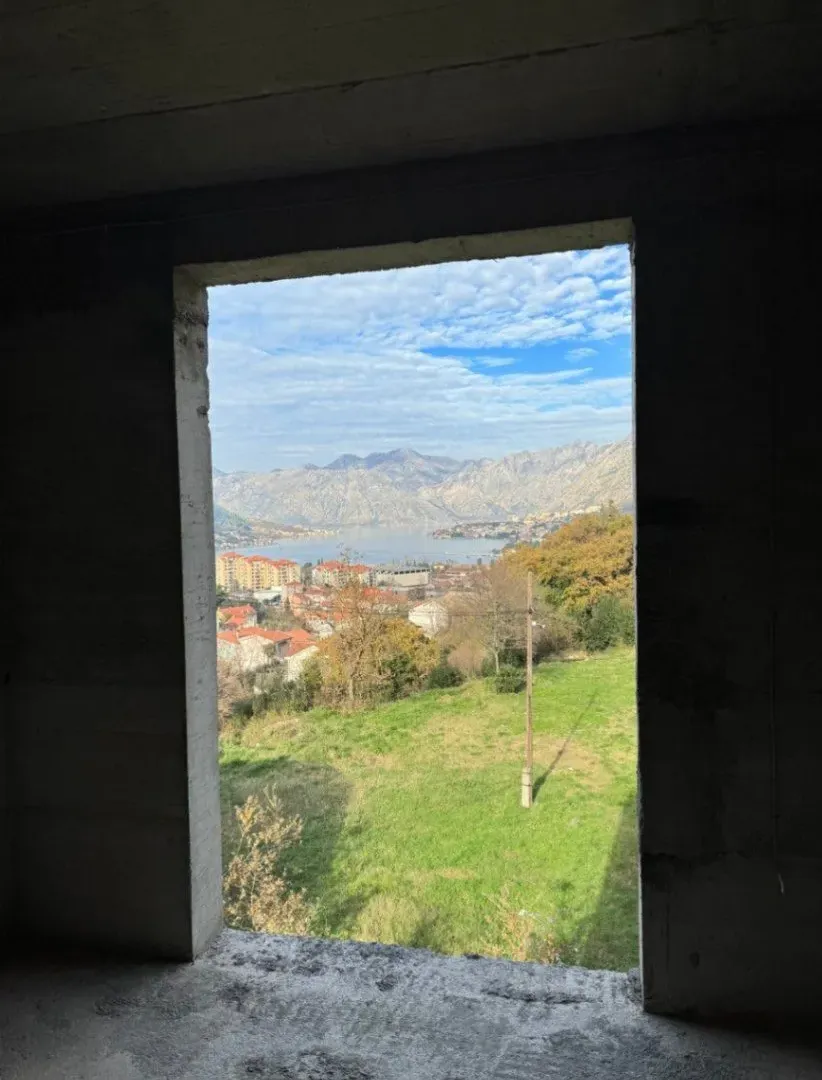 Prodaja, dvosoban stan, 94m², Škaljari, Kotor