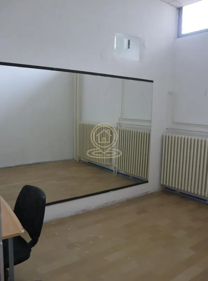 Rent, office space, 93m², Centar, Kragujevac