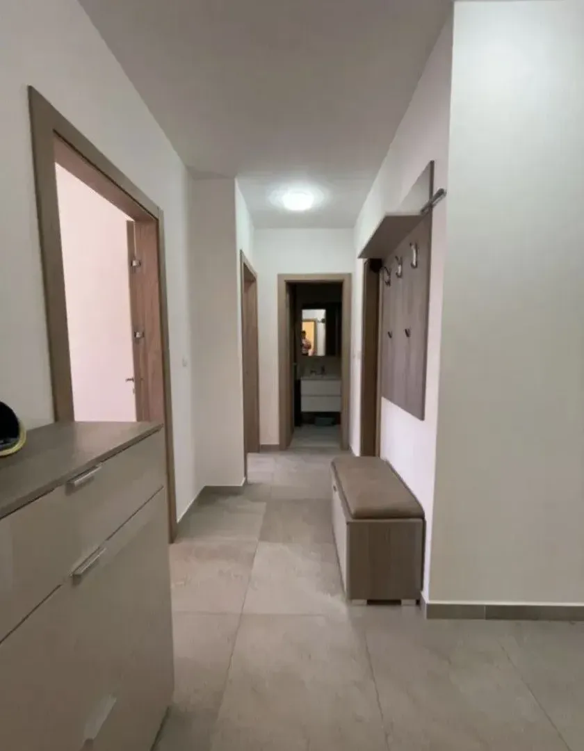 Izdavanje, dvosoban stan, 69m², Master Kvart, Podgorica