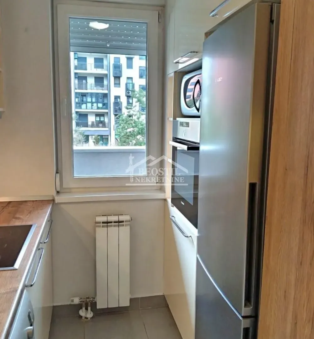 Prodaja, trosoban stan, 81m², Novi Beograd Sve Podlokacije, Beograd