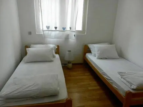 Rent, one bedroom apartment, 43m², Bečići, Budva - image 3