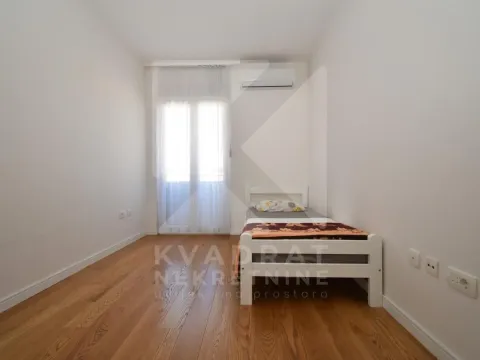 Rent, two bedroom apartment, 70m², Central Point, Podgorica - image 9