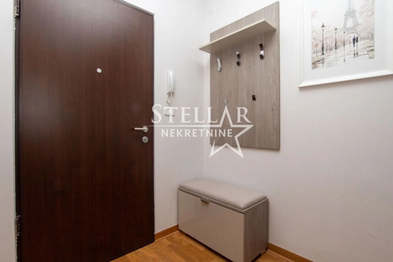 Izdavanje, jednosoban stan, 42m², City Kvart, Podgorica