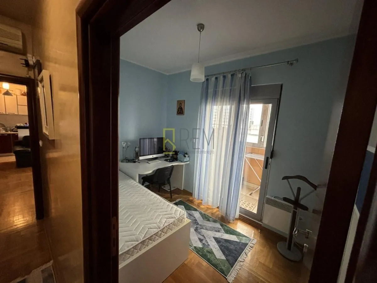 Prodaja, trosoban stan, 97m², Stari Aerodrom, Podgorica