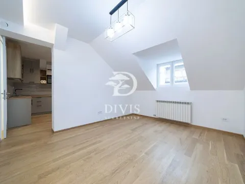 Prodaja, četvorosoban stan, 131m², Stari Grad, Beograd
