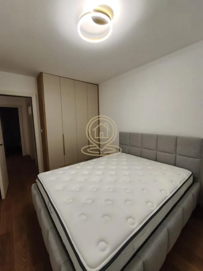 Izdavanje, trosoban stan, 66m², Južni Bulevar, Vračar Sve Podlokacije