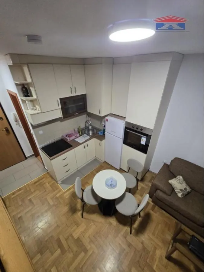 Izdavanje, dvosoban stan, 48m², Grbavica, Novi Sad Sve Podlokacije