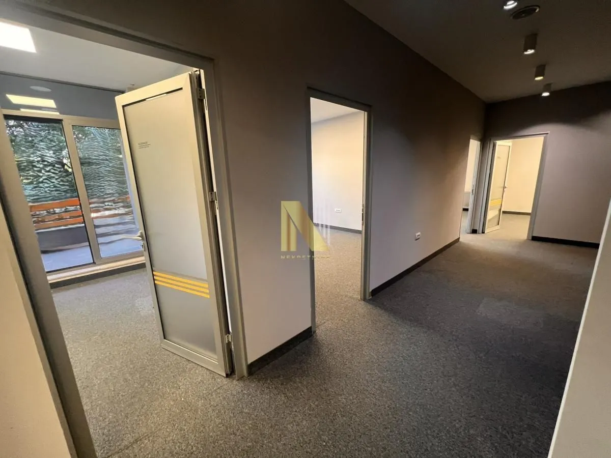 Rent, office space, 263m², Bulevar Oslobodjenja, Novi Sad Sve Podlokacije