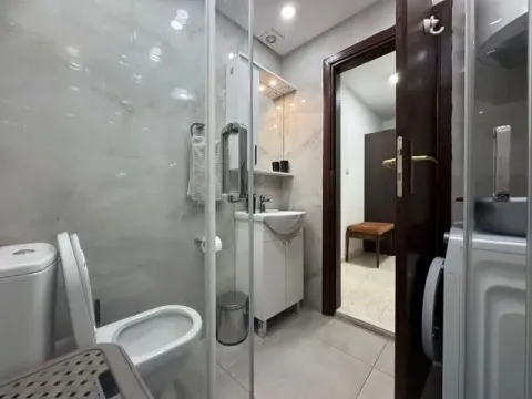 Izdavanje, dvosoban stan, 85m², Centar, Budva - image 11