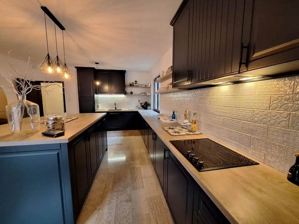 Sale, house, 254m², Beočin, Srbija