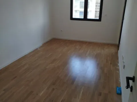 Izdavanje, jednosoban stan, 43m², Stari Aerodrom, Podgorica - image 2