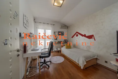 Prodaja, četvorosoban stan, 142m², Savski Venac, Beograd - image 15