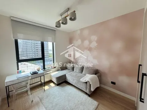Izdavanje, trosoban stan, 80m², Savski Venac, Beograd - image 18