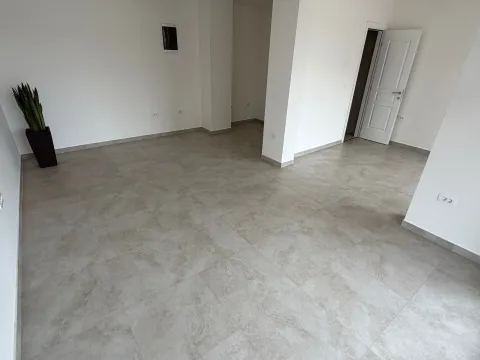 Rent, office space, 37m², Krivi Most, Podgorica - image 4