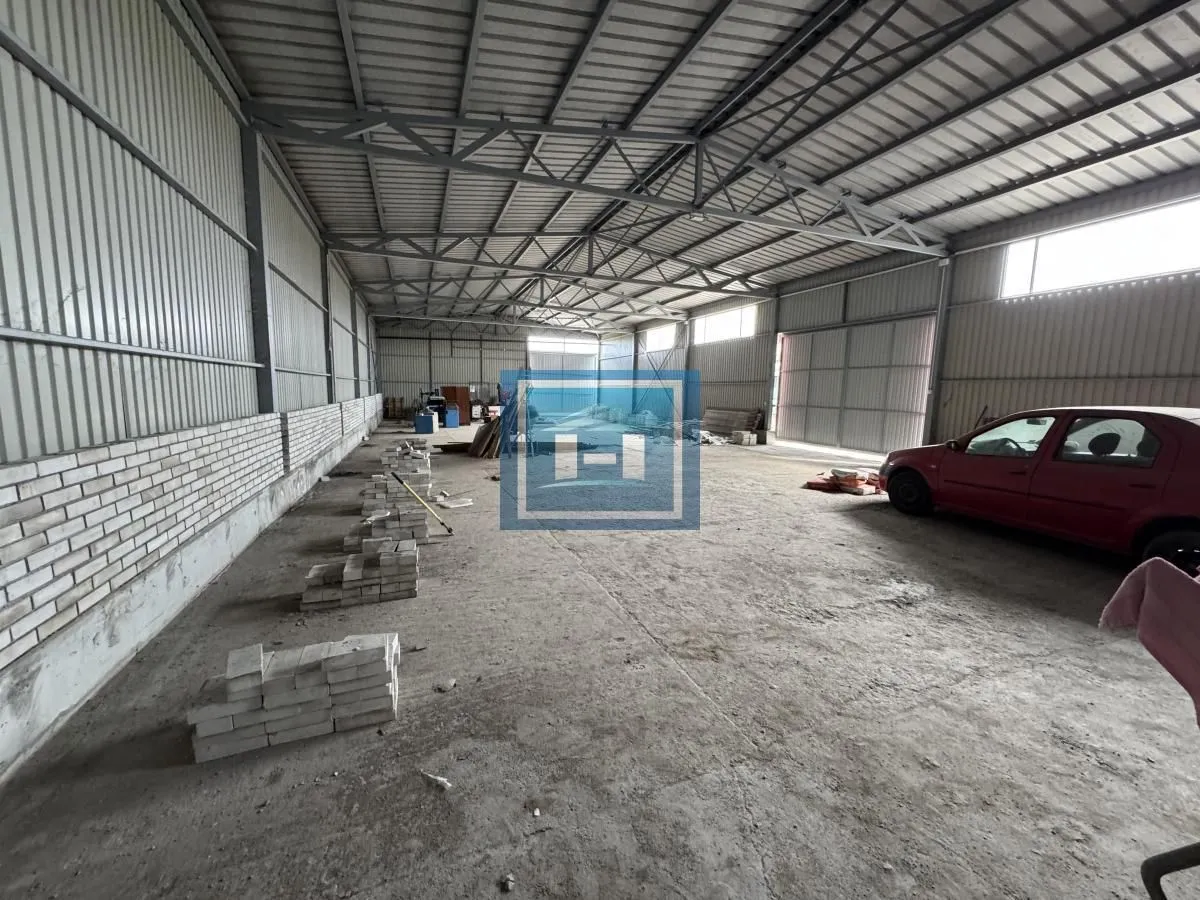 Izdavanje, poslovni prostor, 750m², Mijatovac, Ćuprija