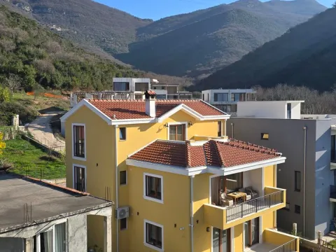 Rent, one bedroom apartment, 55m², Tivat, Crna Gora - image 13