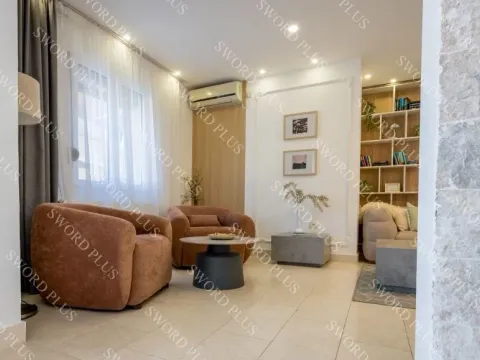 Sale, house, 240m², Centar, Kotor - image 7