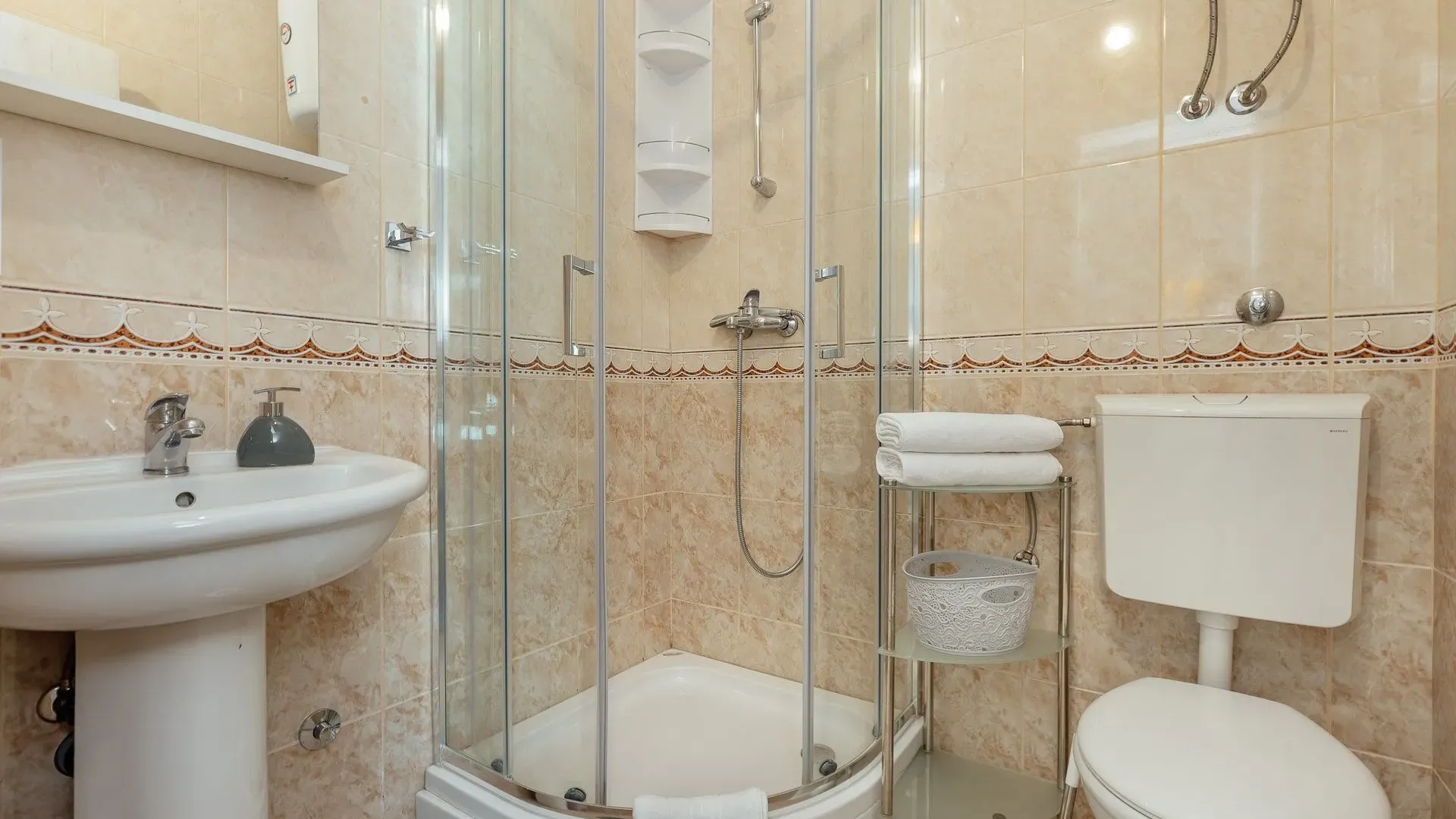 Prodaja, stan, 440m², Stoliv, Kotor