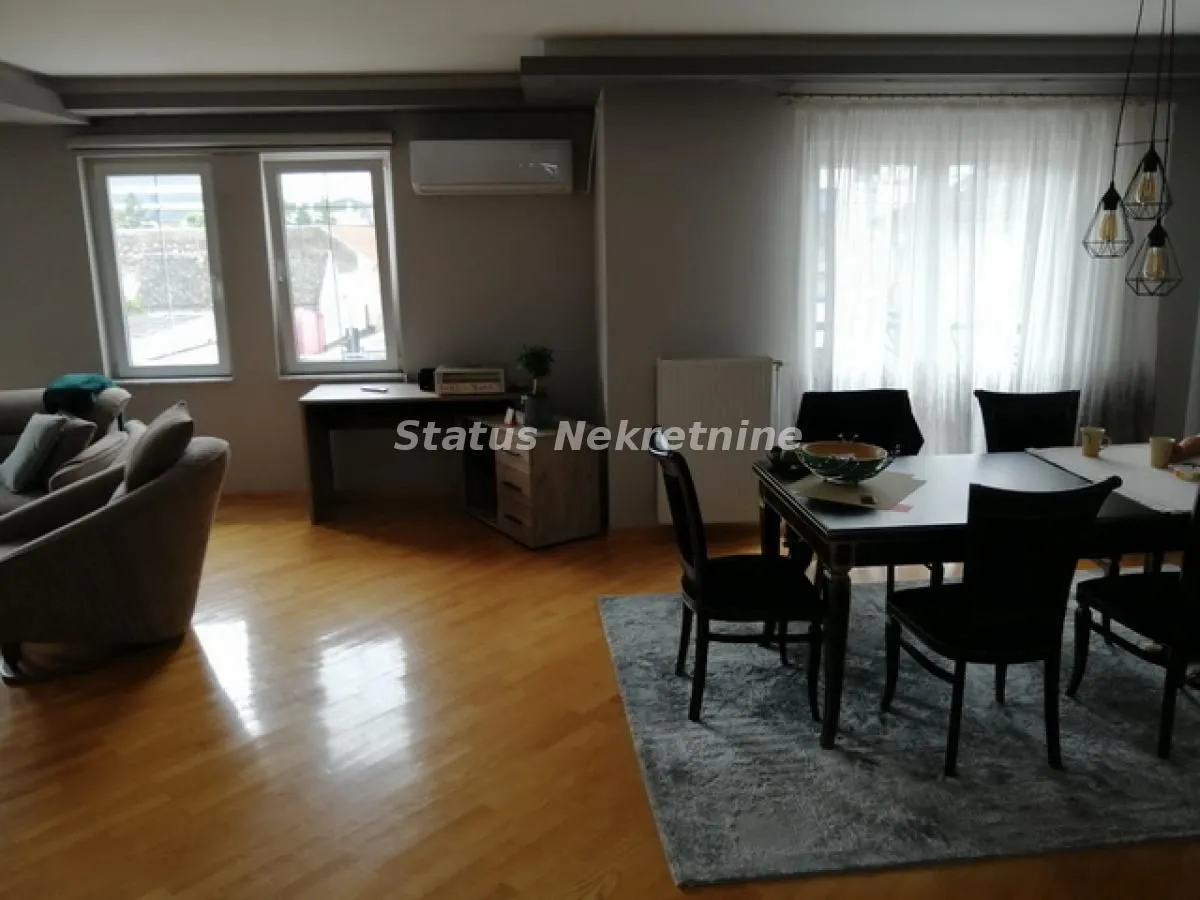 Sale, office space, 330m², Ruma, Srbija
