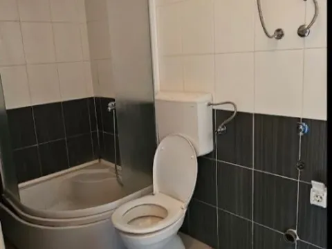 Izdavanje, kuća, 88m², Autobuska stanica, Podgorica - image 10