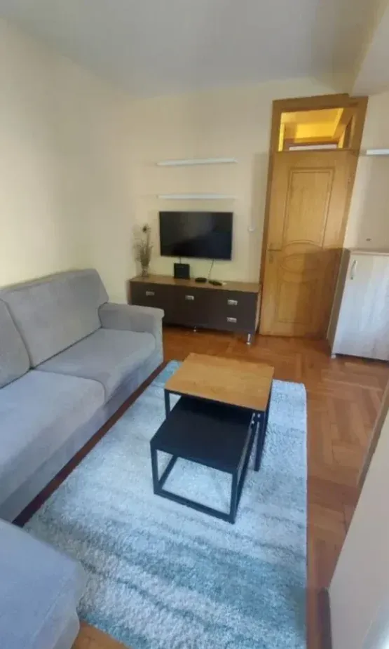 Izdavanje, jednosoban stan, 38m², Gorica C, Podgorica