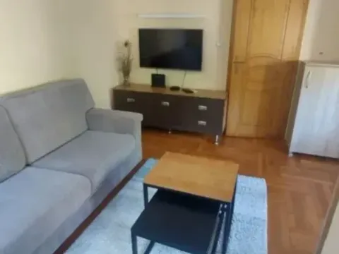 Izdavanje, jednosoban stan, 38m2, Gorica C, Podgorica Izdavanje, jednosoban stan, 38m2, Gorica C, Podgorica