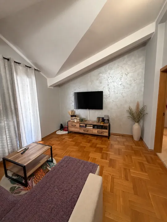 Rent, one bedroom apartment, 53m², Centar, Budva