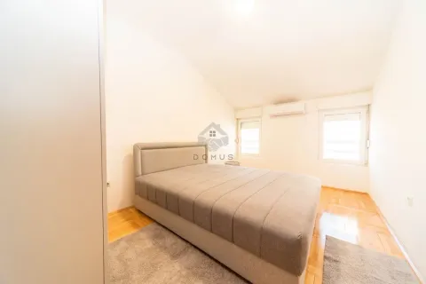 Rent, two bedroom apartment, 65m², Stari Aerodrom, Podgorica - image 6