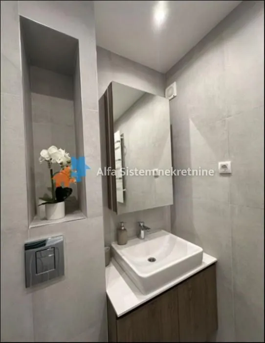 Izdavanje, trosoban stan, 52m², Gradska Bolnica, Zvezdara Sve Podlokacije