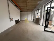 Izdavanje, poslovni prostor, 107m², Bulevar patrijarha Pavla, Novi Sad Sve Podlokacije - image 1