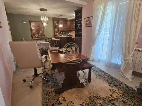 Prodaja, trosoban stan, 130m², Centar, Kragujevac - image 2