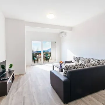 Sale, one bedroom apartment, 63m², Rafailovići, Budva - image 2
