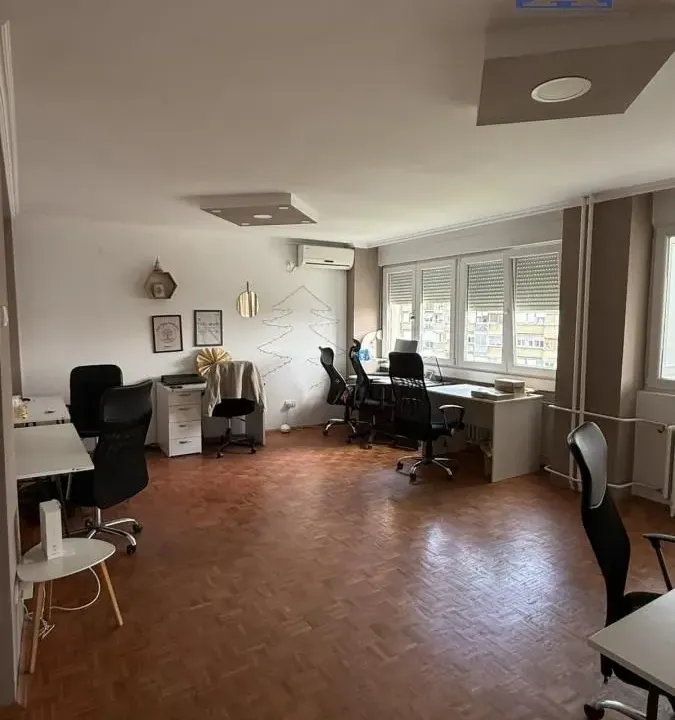 Izdavanje, trosoban stan, 85m², Bulevar Oslobodjenja, Novi Sad Sve Podlokacije