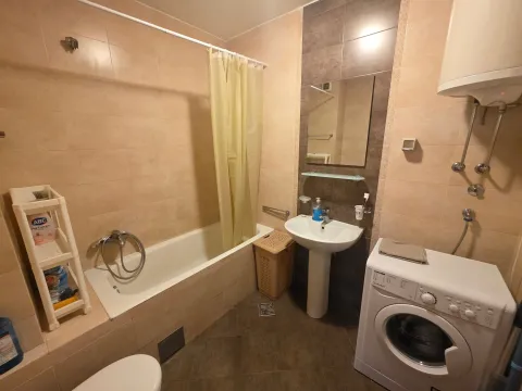 Izdavanje, dvosoban stan, 70m², Stari Aerodrom, Podgorica - image 12