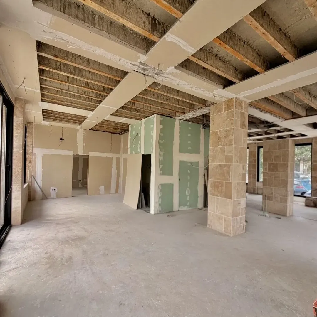 Izdavanje, poslovni prostor, 140m², Centar, Bar