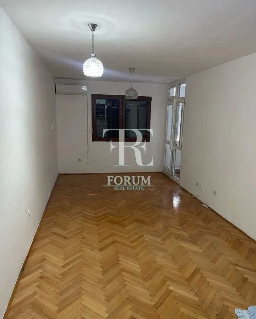 Izdavanje, jednosoban stan, 46m², Stari Aerodrom, Podgorica