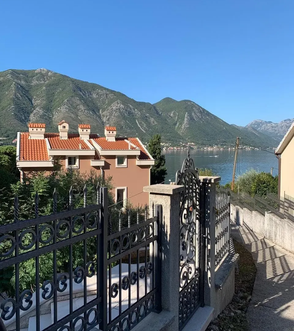 Sale, house, 500m², Dobrota, Kotor