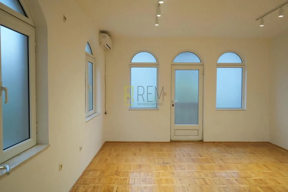 Rent, office space, 174m², Centar, Podgorica