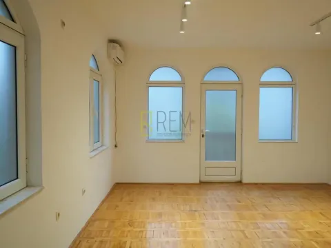 Rent, office space, 174m², Centar, Podgorica - image 3