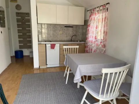 Sale, one bedroom apartment, 46m², Bečići, Budva - image 3