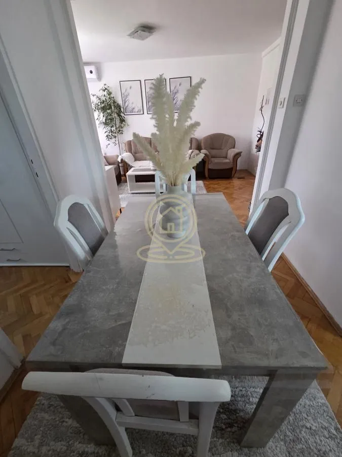 Prodaja, trosoban stan, 65m², Medijana, Niš