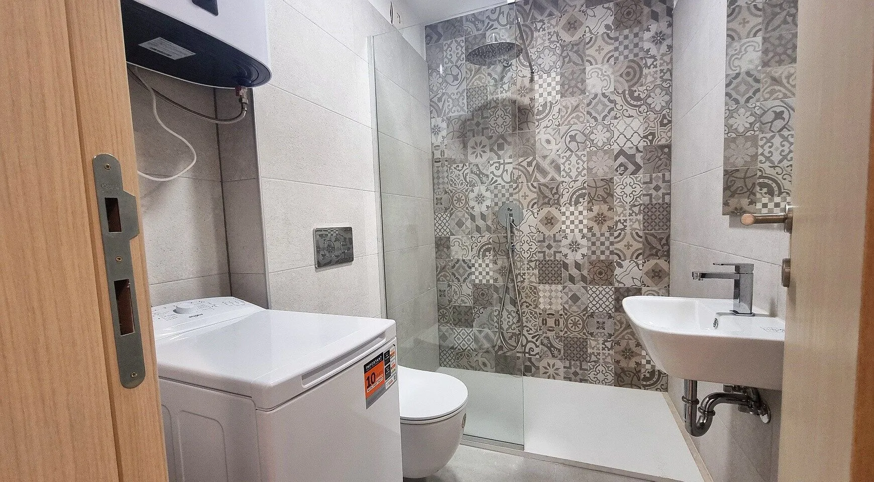 Prodaja, jednosoban stan, 38m², Dobrota, Kotor