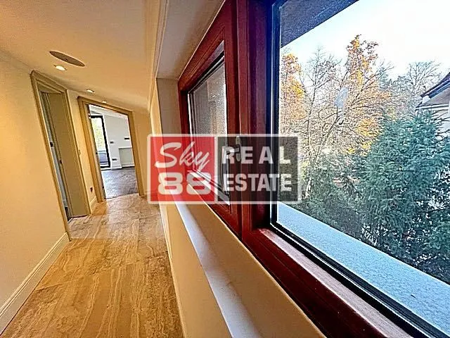 Rent, four bedroom apartment, 173m², Senjak, Beograd