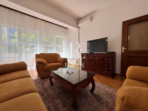 Izdavanje, jednosoban stan, 70m², Centar, Podgorica - image 5