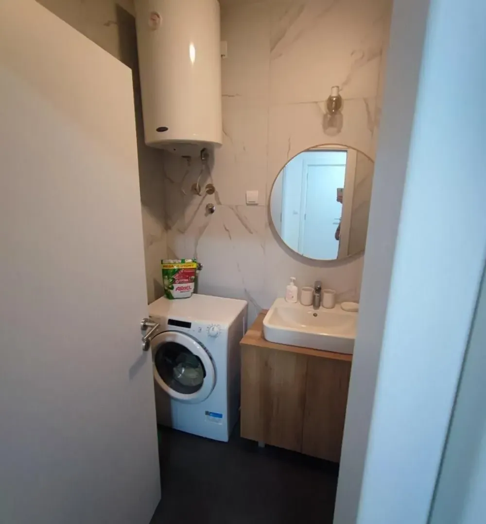 Izdavanje, trosoban stan, 68m², Višnjička Banja, Palilula Sve Podlokacije