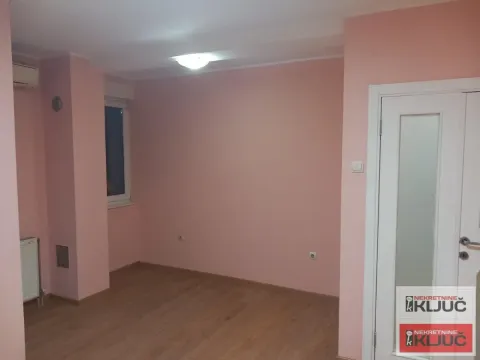 Prodaja, dvosoban stan, 44m², Bulevar Oslobodjenja, Novi Sad Sve Podlokacije - image 2