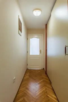 Rent, house, 370m², Zabjelo, Podgorica - image 28
