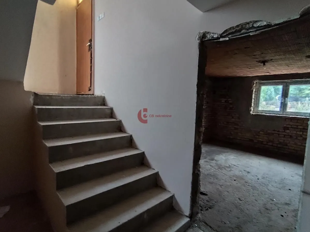 Prodaja, kuća, 210m², Makova Sedmica, Subotica
